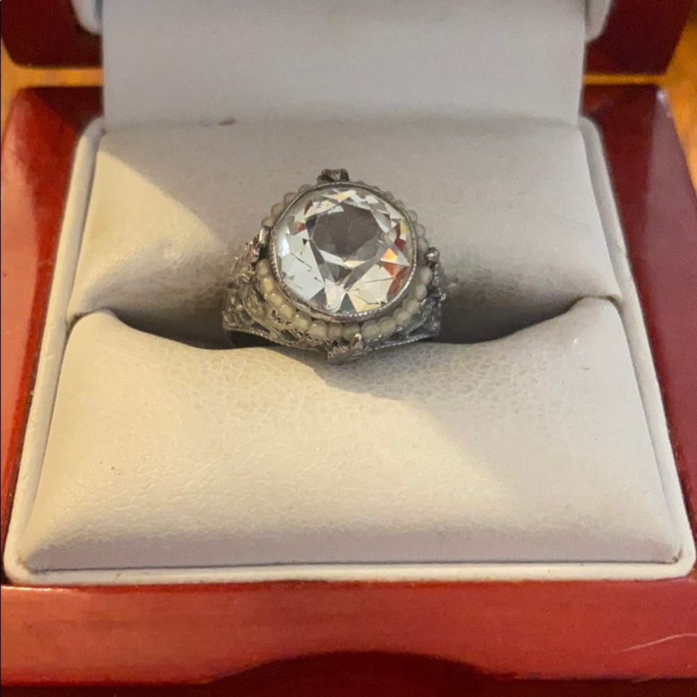 Sterling sCZ and  white guartz stone vintage ring